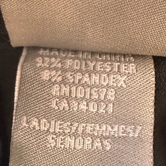 Page and Tuttle NWOT Women's Pull-On Golf Shorts (M) - Picture 10 of 10